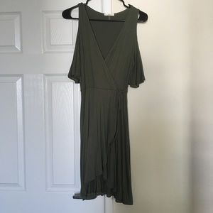 Soprano Cold Shoulder Olive Green Dress